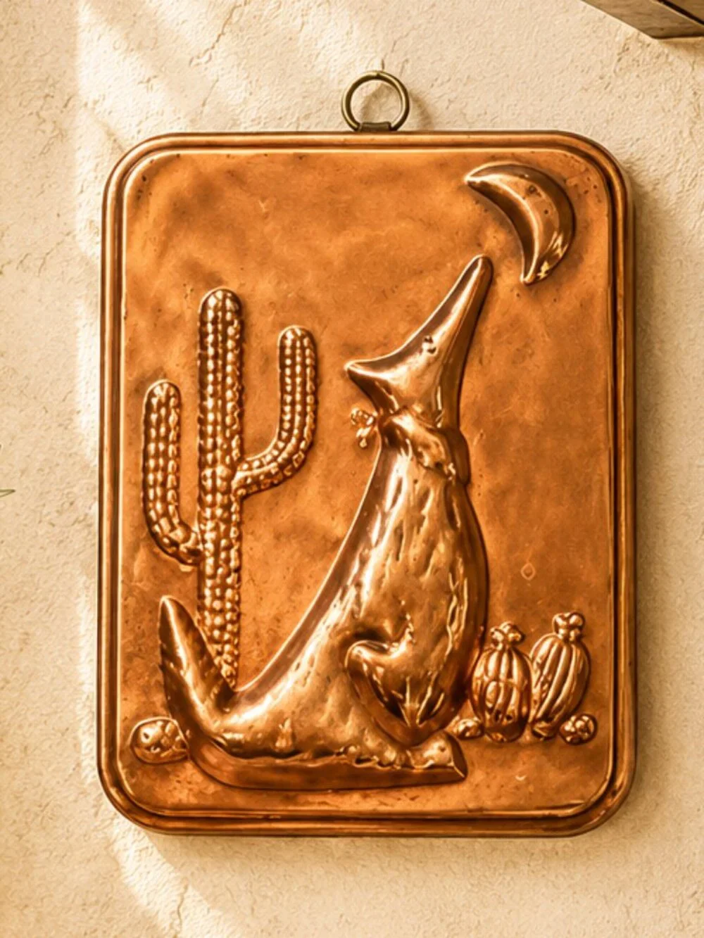 Rare Vintage Copper Raised Howling Coyote Wolf Mold